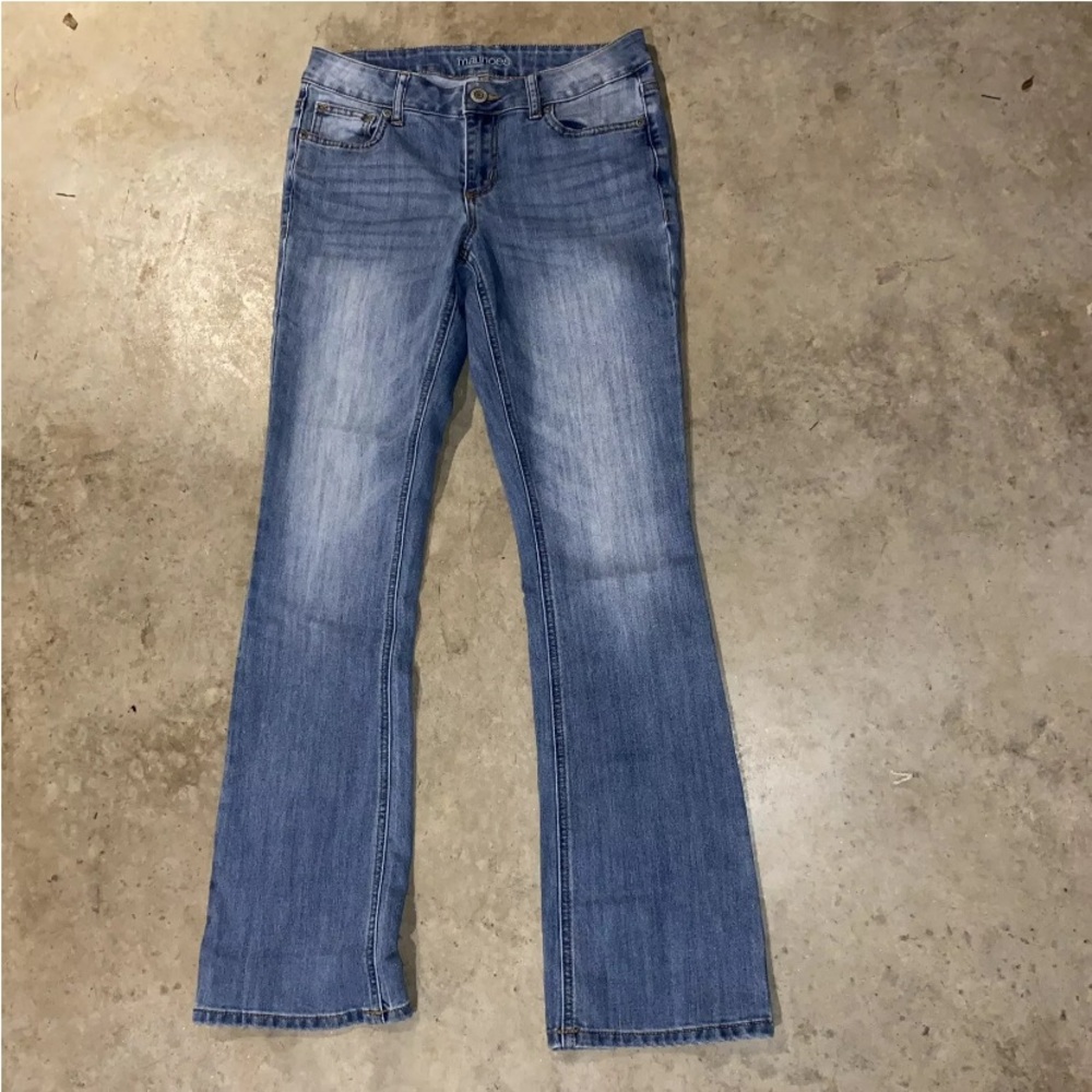 Maurice’s Jeans size 8 mid rise long denim wash
